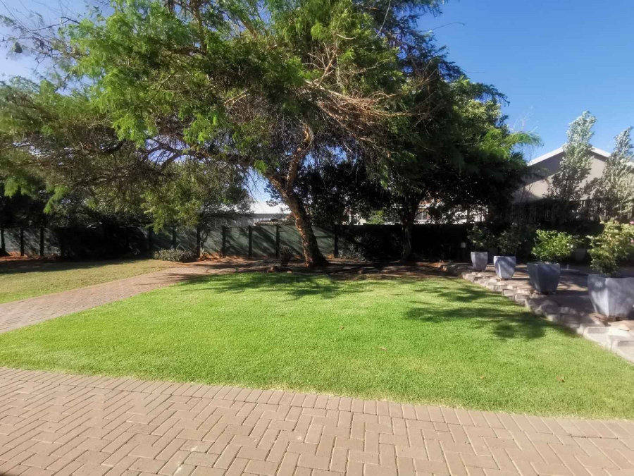 4 Bedroom Property for Sale in Langenhovenpark Free State